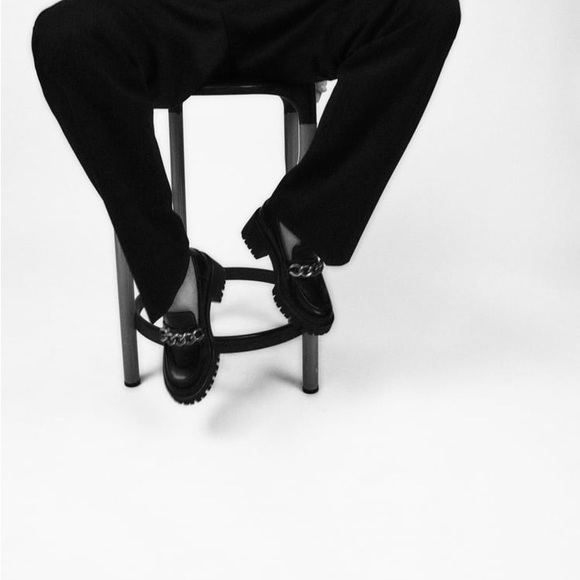 ZARA GOLD CHAIN DETAIL LUG SOLE HEELED LOAFERS - Picture 8 of 10